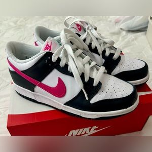 Nike Dunk Low Size 6 Youth